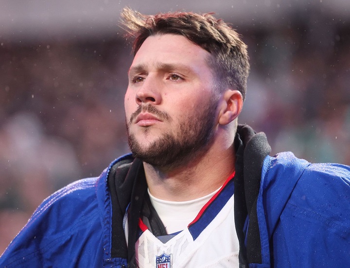 Buffalo Bills omstrukturerar quarterbacken Josh Allens kontrakt